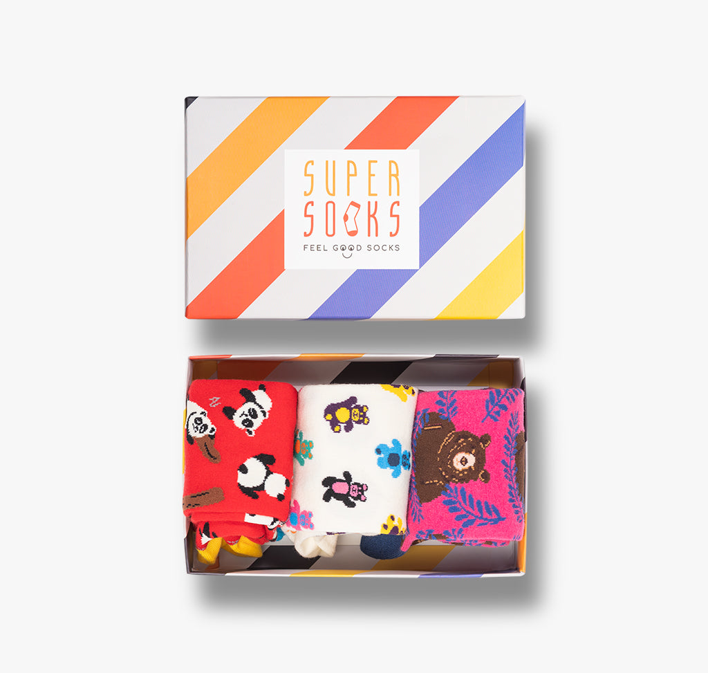 Bunte gestreifte Geschenkbox mit drei Paar lustigen und bunten Bären Socken für Damen Herren Männer und Frauen