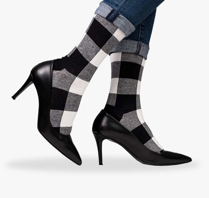 Kartierte Damen Socken mit schwarz weiß grauem Muster