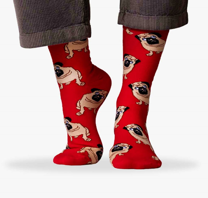 Mops Socken für Damen und Frauen mit rotem Mops Hunde und Möpse in Rot und Beige