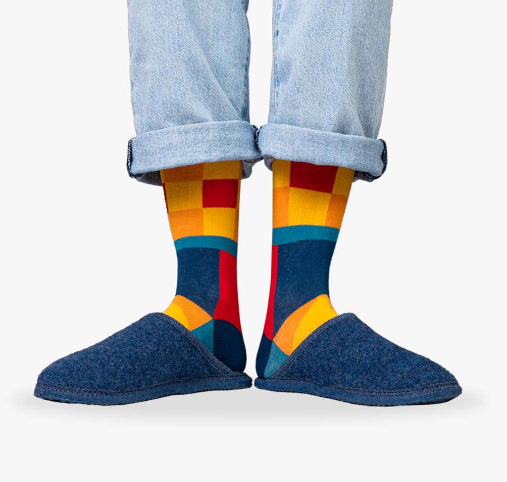 Socken für Herren und Damen mit bunten Quadraten