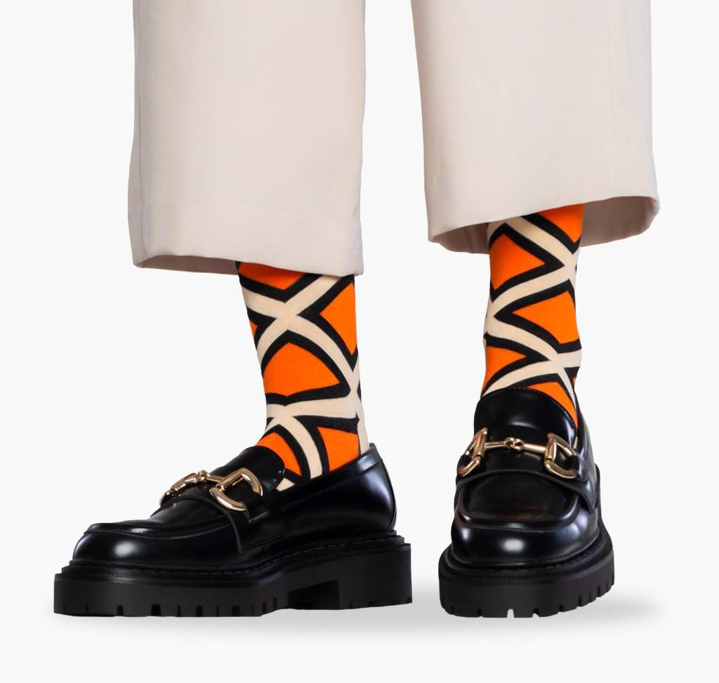 Orange Socken für Damen und Herren Männer und Frauen mit Rautenmustern