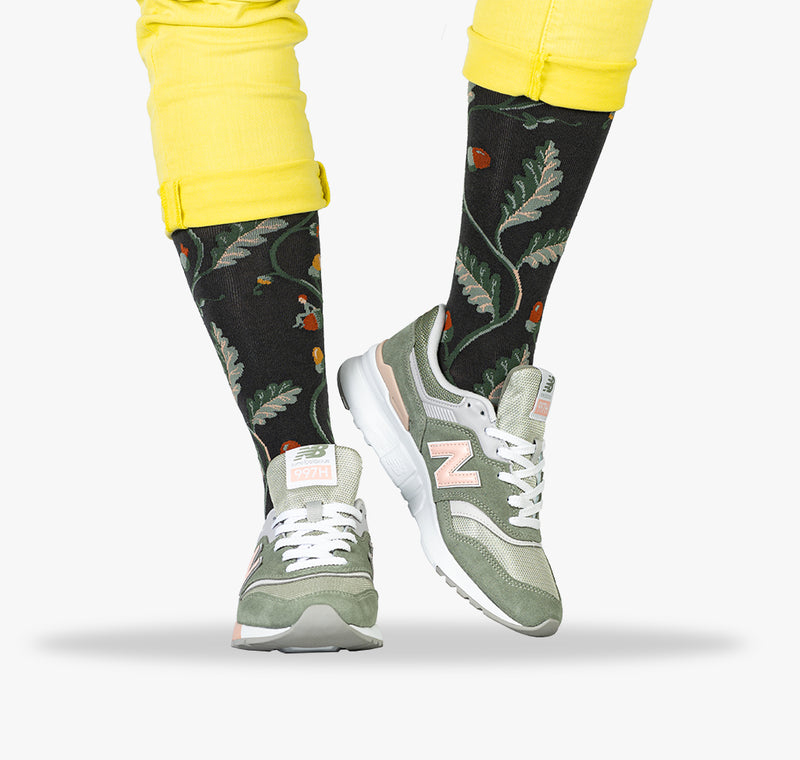 Kniestrümpfe und Kniesocken für Damen und Frauen mit Eicheln und Eichelblättern