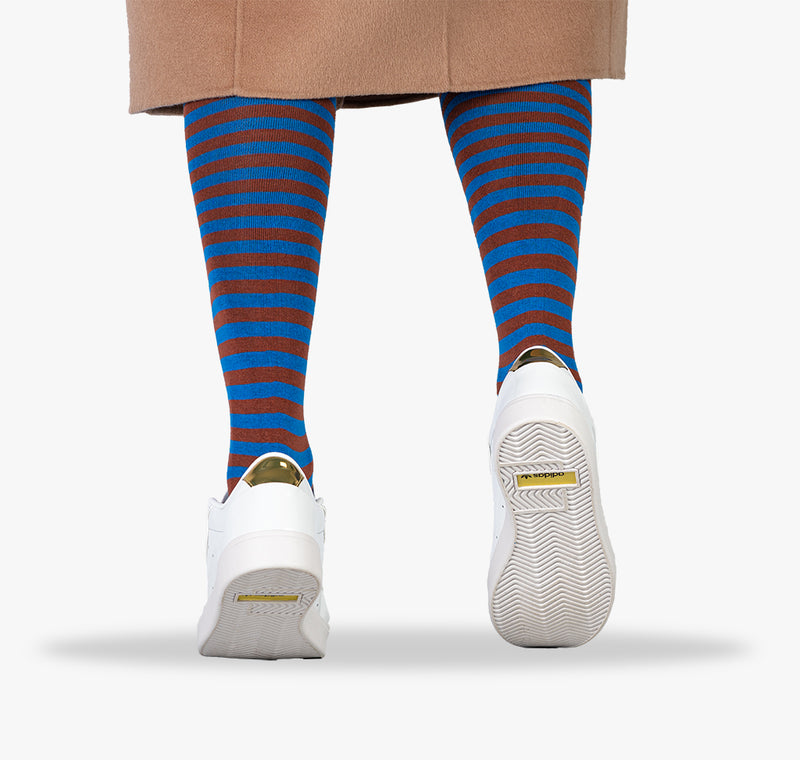 Gestreifte Kniestrümpfe und Kniesocken in blau und braun für Frauen und Damen