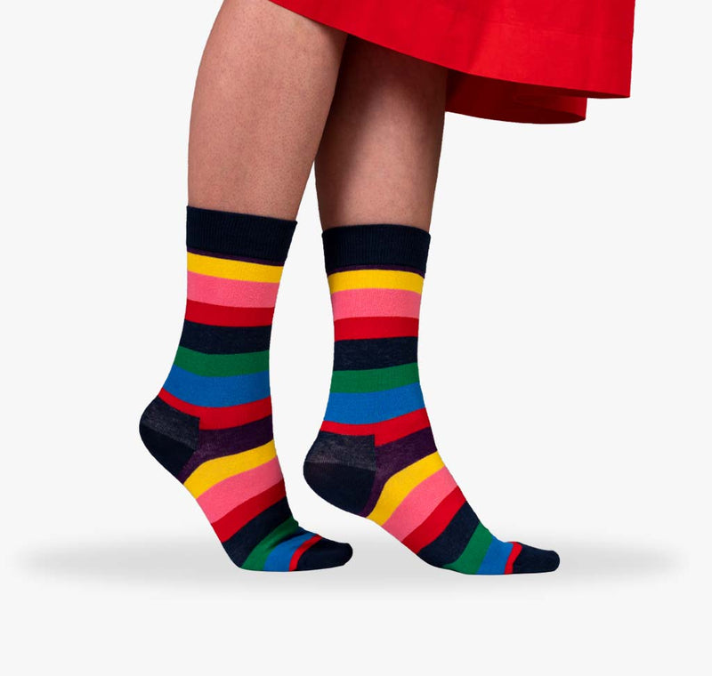 Bunte Damen Socken mit Regenbogenfarben