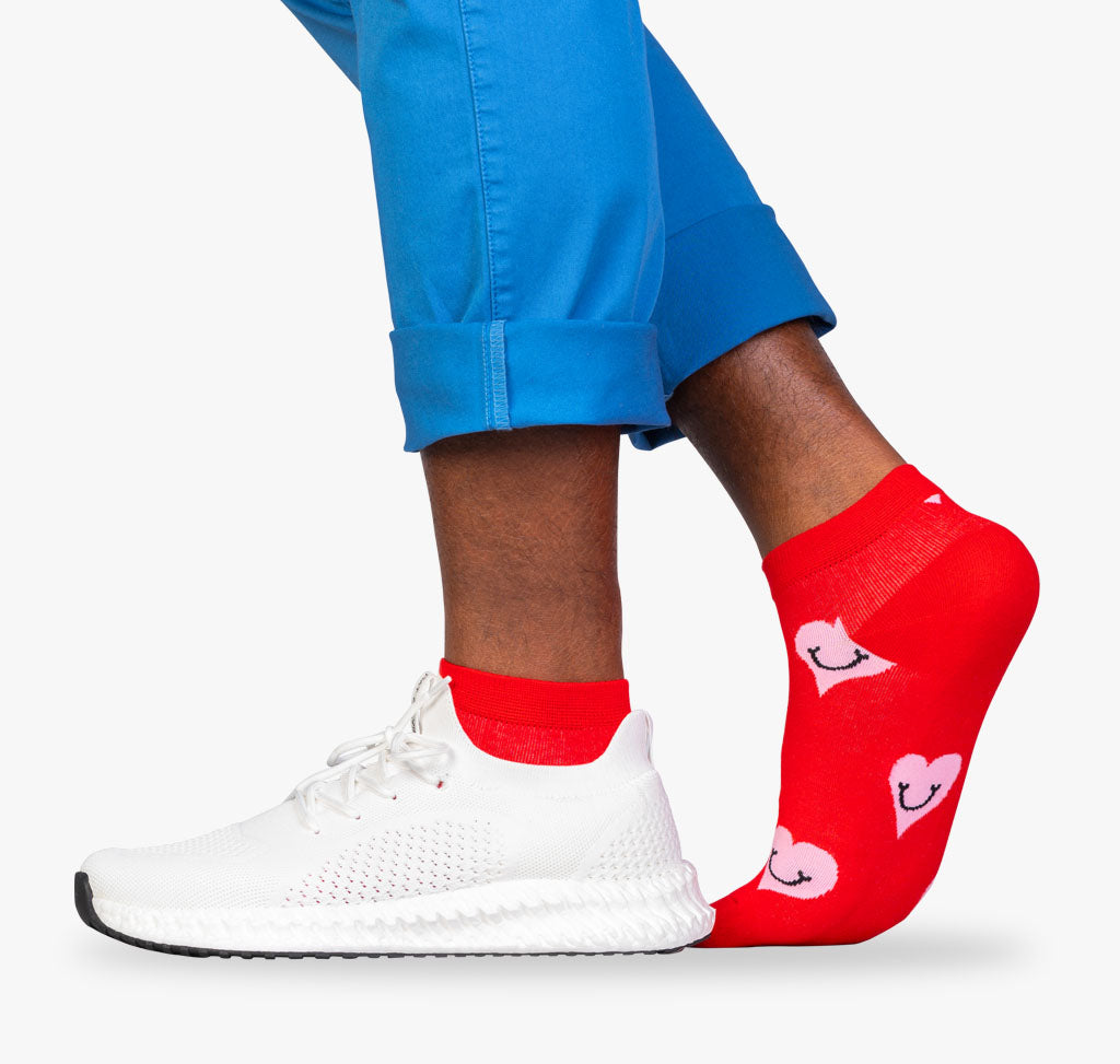 Socken mit rosa Herzen für Herren Sneaker
