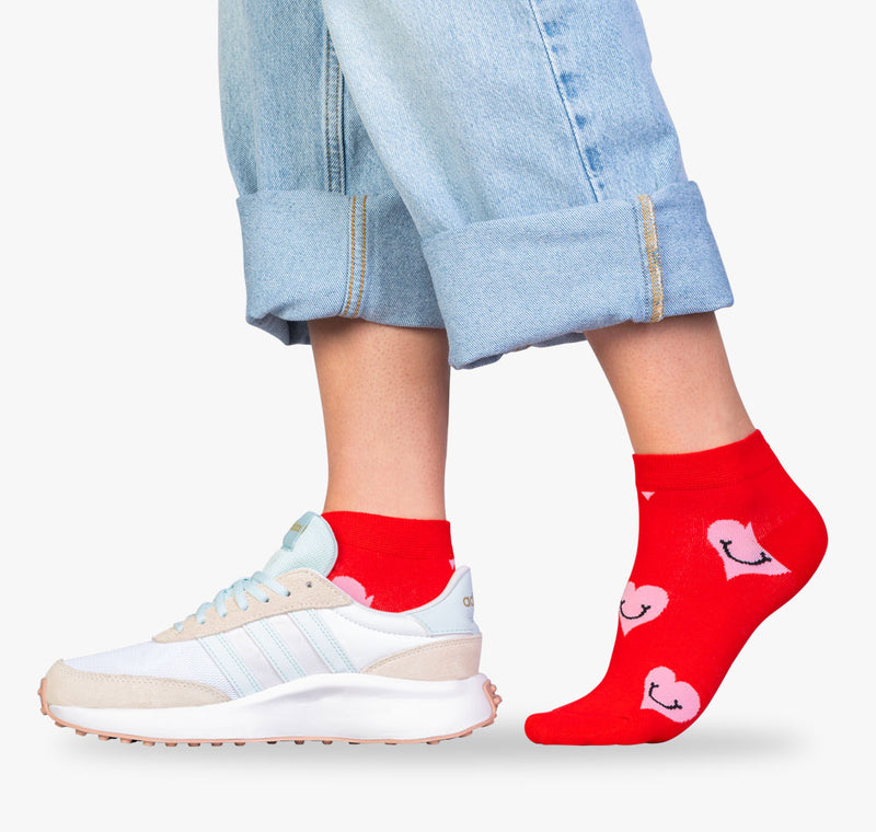 Rote Sneaker Socken mit Herzen Damen