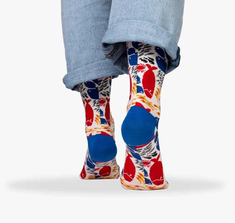 Bunte Fische Damen Socken in blau und rot