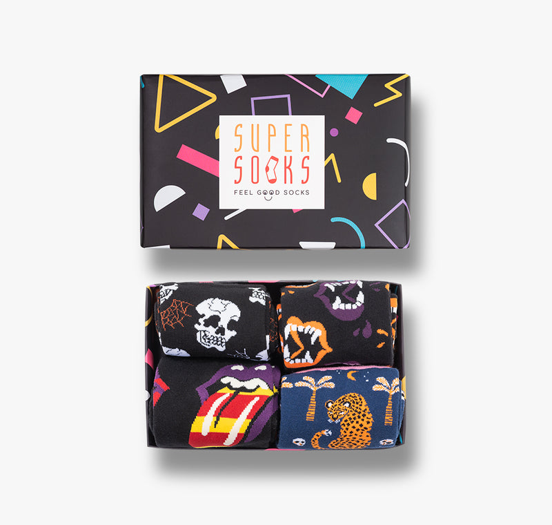 Schwarze Geschenkbox mit bunten Mustern und vier Paar bunten lustigen Socken mit Totenkopf Gebiss Zunge und Tiger für Damen Herren Männer und Frauen