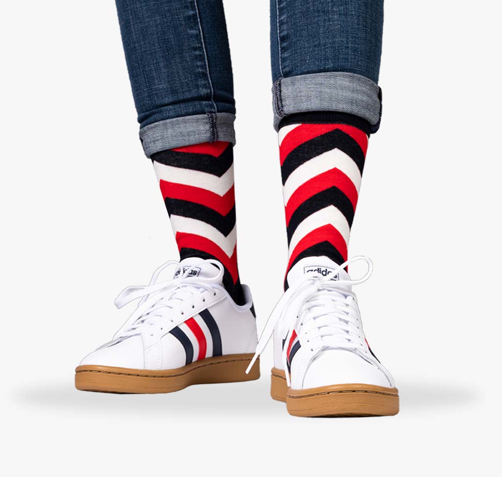 Cool elegante Damen Socken mit roten weißen und schwarzen Streifen