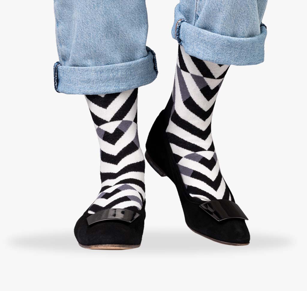 Damen Socken mit Streifen in weiß schwarz und grau