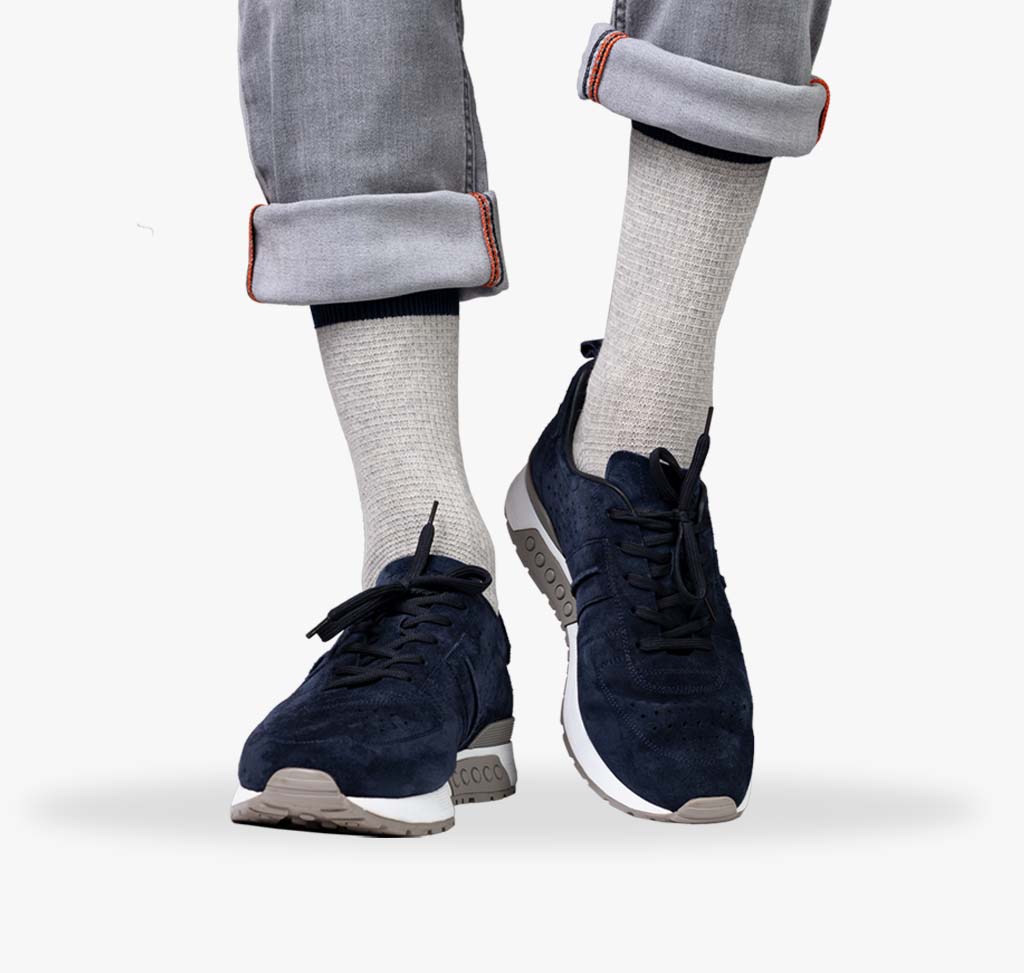 Hellgraue Herren Socken mit dunkelblauem Bund