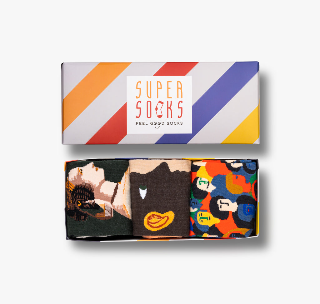 Geschenkset mit drei Paar Socken Menschen in verschiedenen Positionen