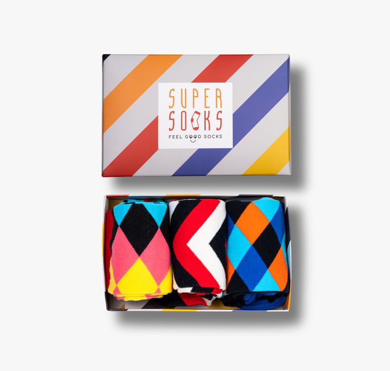 Geschenkset mit gestreifter Box und gemusterten drei Paar Socken für Männer Frauen Damen und Herren