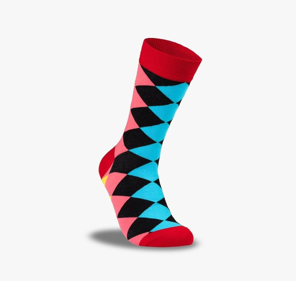 Trendige Socken mit Rauten für Damen und Herren in bunten Farben mit Rot Gelb Schwarz und Hellblau