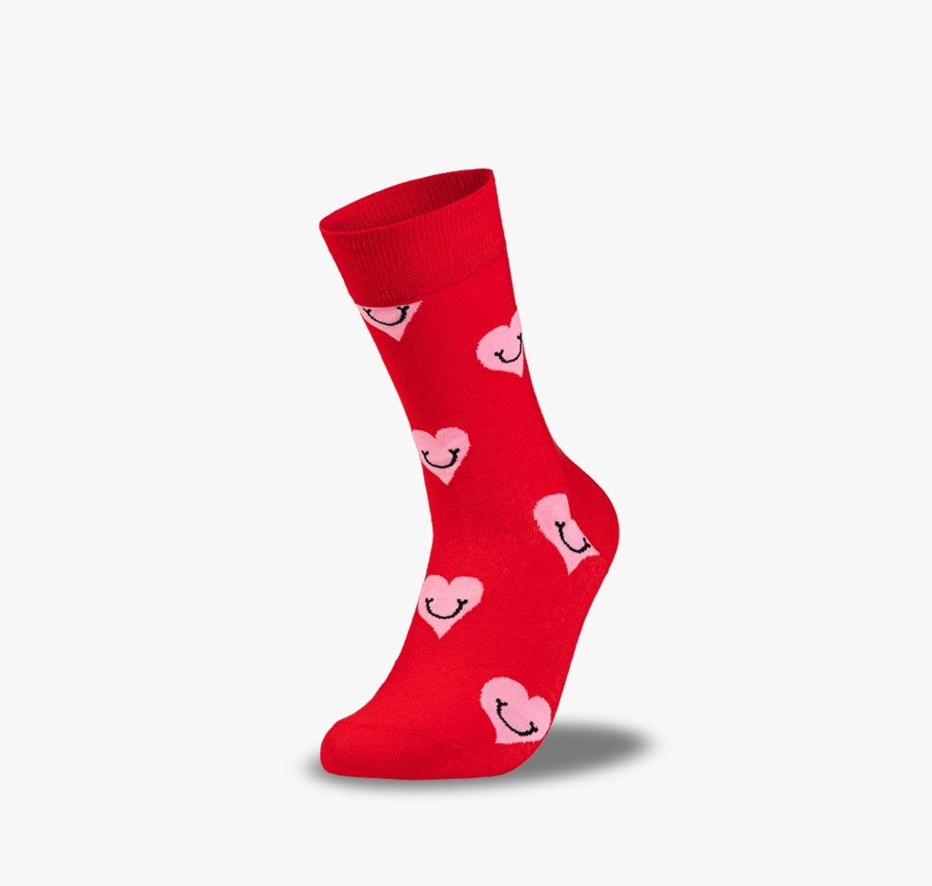 Rote Herren und Damen Socken mit rosa Herzen