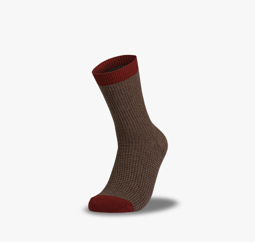 Braune Socken mit rotem Bund für Damen und Herren Männer und Frauen