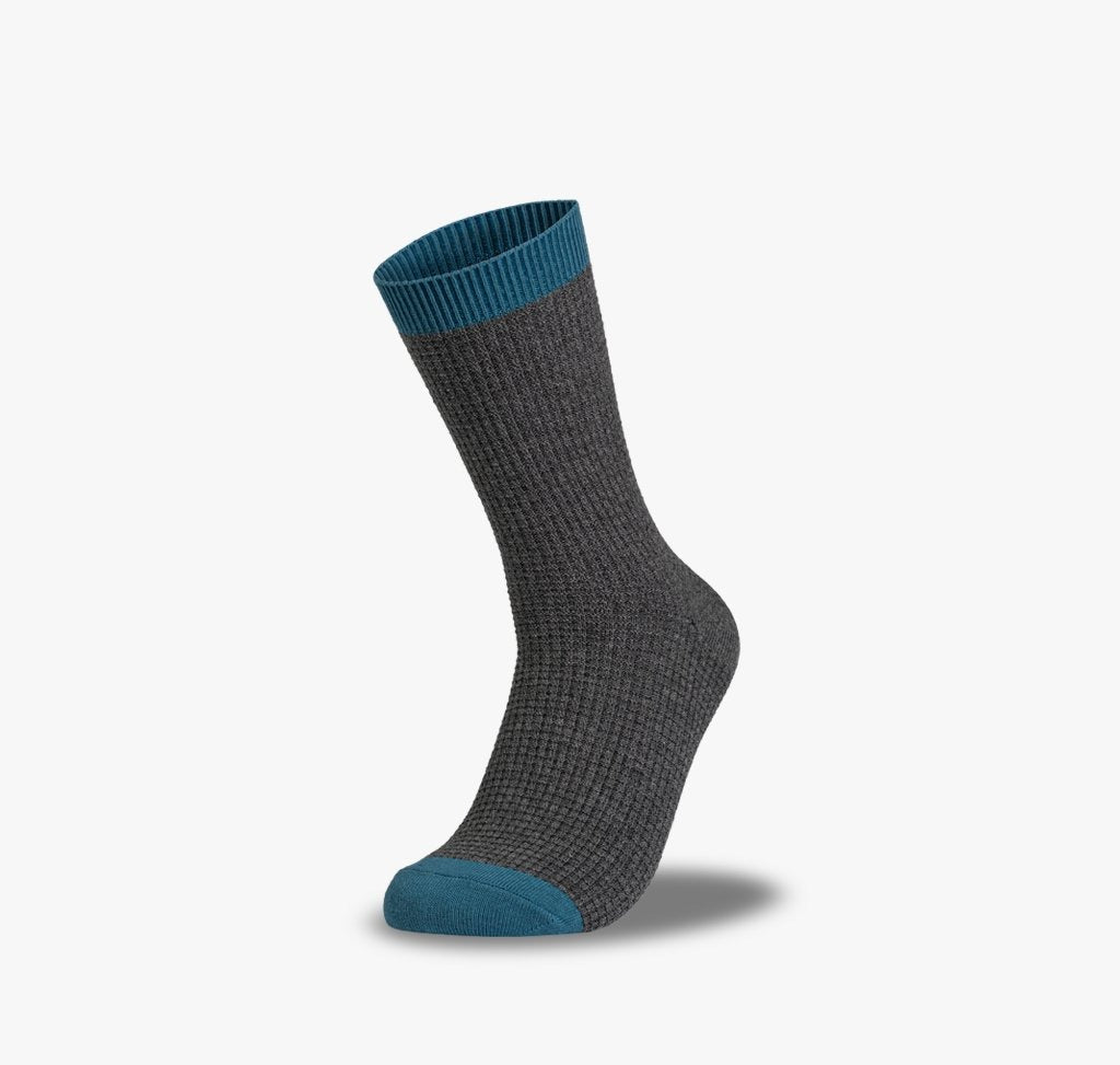 Dunkelgraue Socken für Damen und Herren mit grüngrauem Bund und Zehenelement
